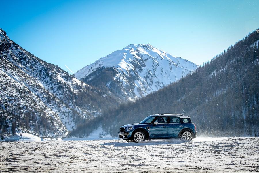  Mini Cooper D Countryman ALL4 (F60) 2017 года  (WW) (фото 8 из 20)